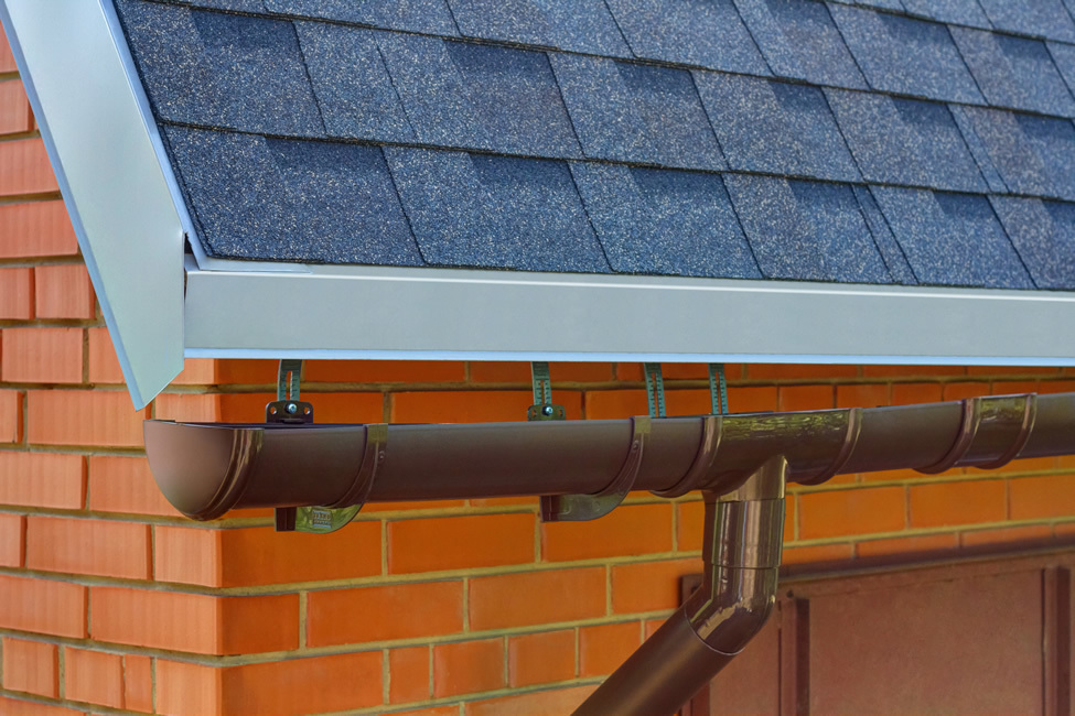 Крыша с водостоком